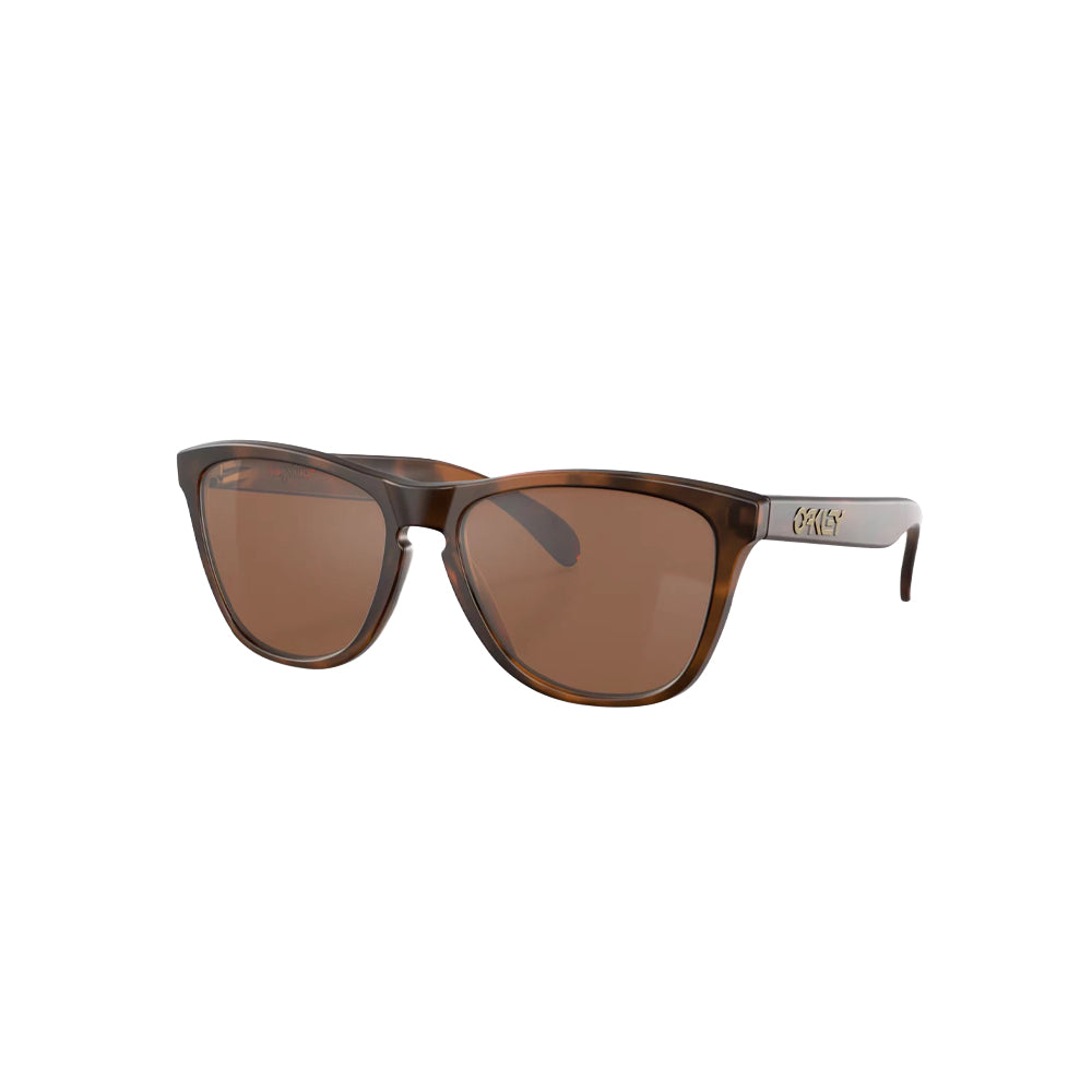 Oakley OO9013-C555 sunglasses in havana, 45° view